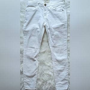 EUC Current/Elliott white cropped 5 pocket style The Stiletto Sugar cut/color